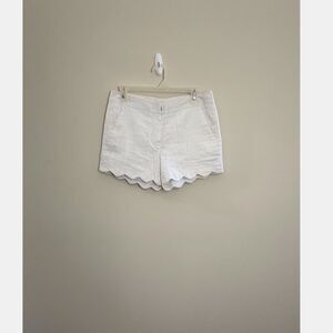 Alice Collection ivory fully lined linen shorts Size 2 scalloped bottom